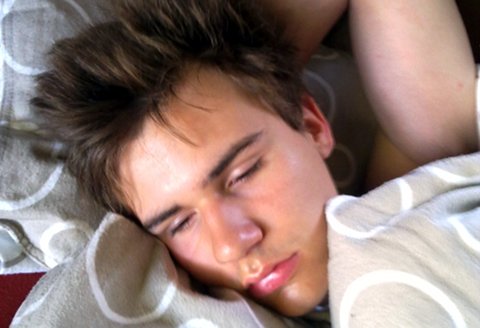 vitMATINA Daca dormim mai putin ne putem imbolnavi? De cate ore de somn avem nevoie?