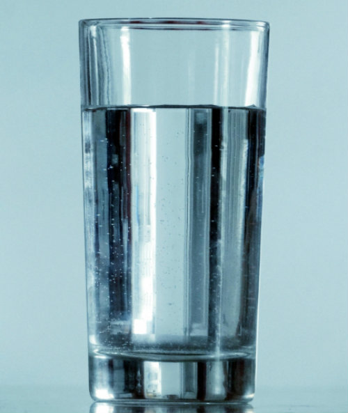 Setea si rinichii: Cati litri de apa trebuie sa bem si cat de importanta e hidratarea pentru starea generala de sanatate