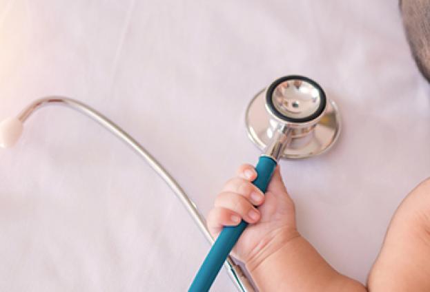 Povești care vindecă. Lecția unui băiețel cu spina bifida, operat la o zi după naștere