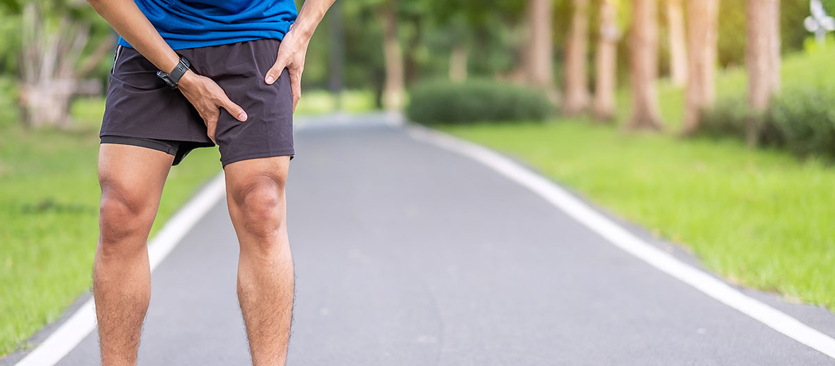 Barbat tanar resimte dureri musculare intense in timpul activitatii fizice