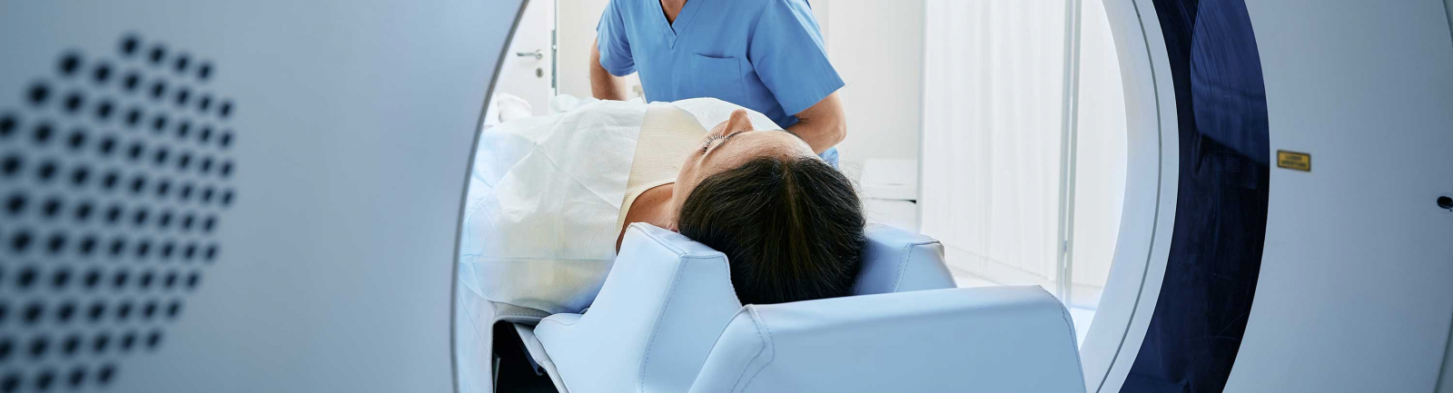 Aparatură de ultimă generație pentru radiografie și CT – investigații mai precise și mai rapide