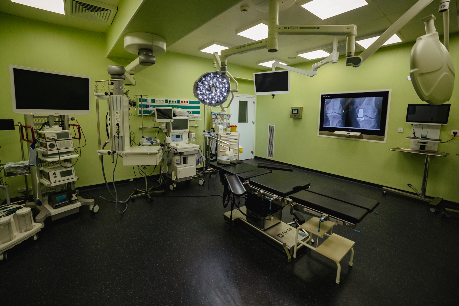 MedLife deschide noul bloc operator al spitalului din Craiova
