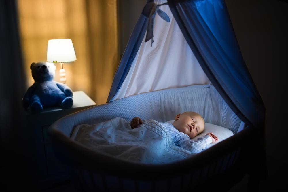 Regresia somnului: ce este, de ce şi când apare şi cum îţi poţi ajuta copilul să o depăşească mai uşor