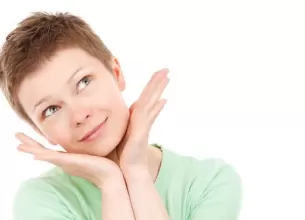 4 greseli de curatare a tenului care imbatranesc pielea
