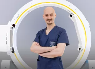 avantajele chirurgiei robotice pentru tratamentul instabilitatii coloanei vertebrale