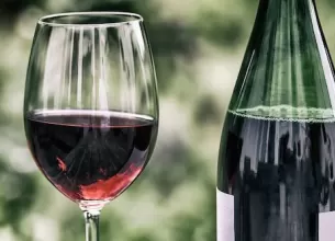 beneficiile neasteptate ale consumului de vin rosu