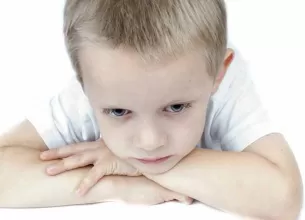 copiii supusi abuzurilor au un risc mai mare de a se sinucide la maturitate