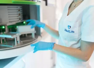 Test genetic efectuat în laboratoarele MedLife.
