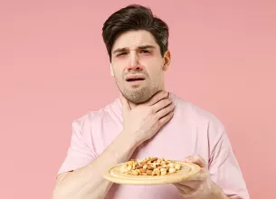 Barbat cu soc anafilactic ce nu mai poate respira