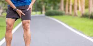 Barbat tanar resimte dureri musculare intense in timpul activitatii fizice