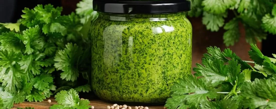 coriandru beneficii proprietati contraindicatii
