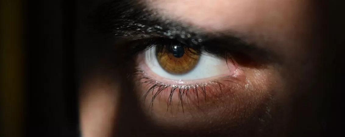 cum se adapteaza ochii la intuneric