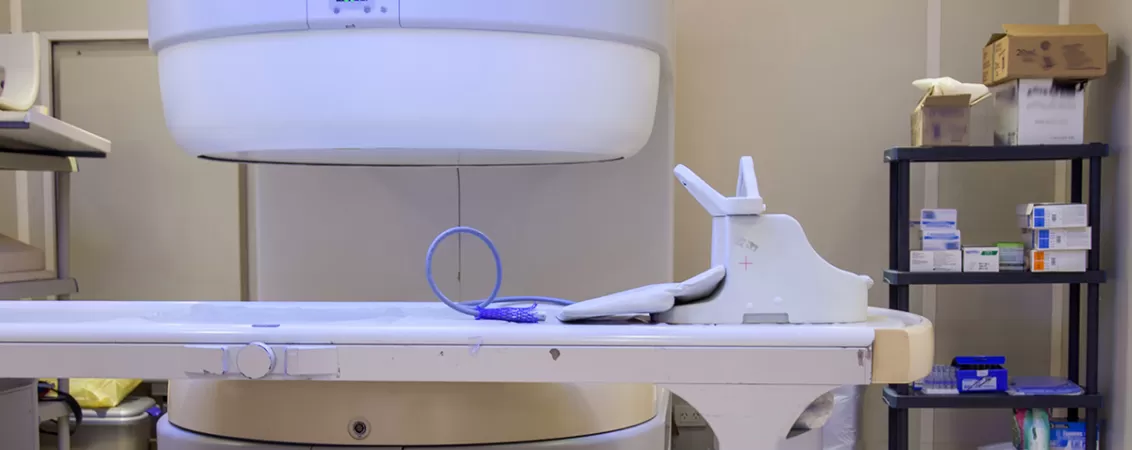 Aparat de RMN deschis