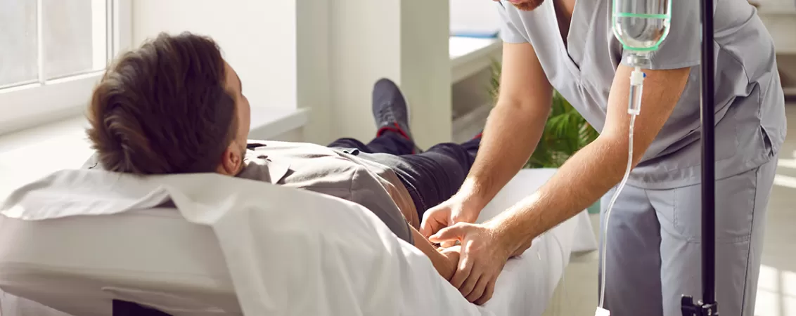 Pacient caruia i se face o perfuzie