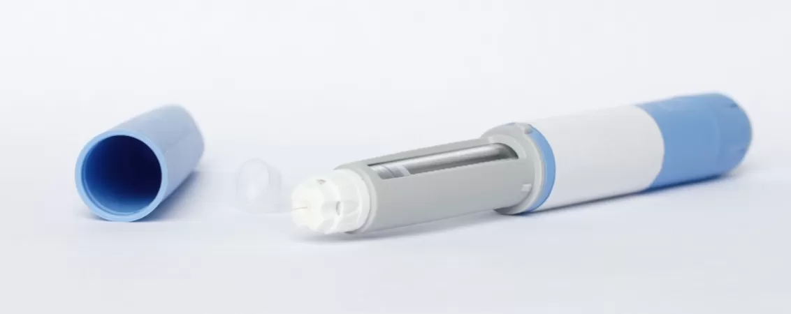 Stilou de auto-injectare deschis, utilizat pentru administrarea insulinei