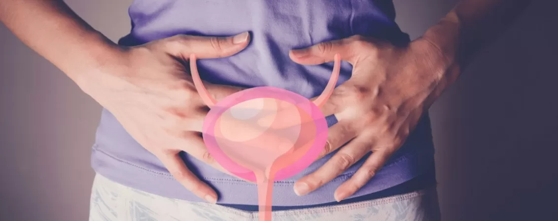 Femeie cu cistita si uretrita, suferind de incontinenta urinara sau alte afectiuni ale vezicii urinare