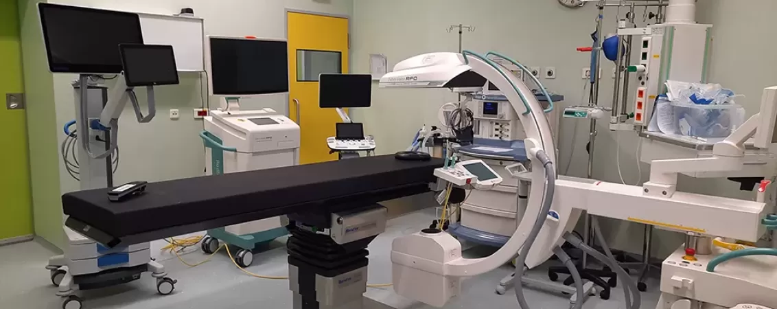 Medicina moderna la Spitalul MedLife Brasov: un pacient de 92 de ani, salvat de la suferinta printr-o interventie a dr. Viorel Rusu