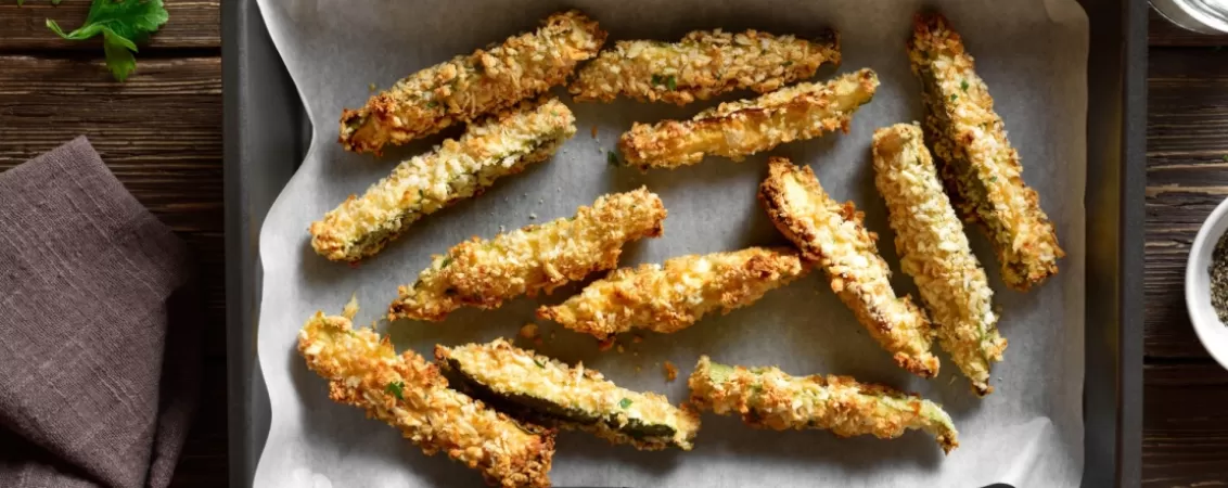 Sticksuri acoperite cu pesmet in tava la cuptor