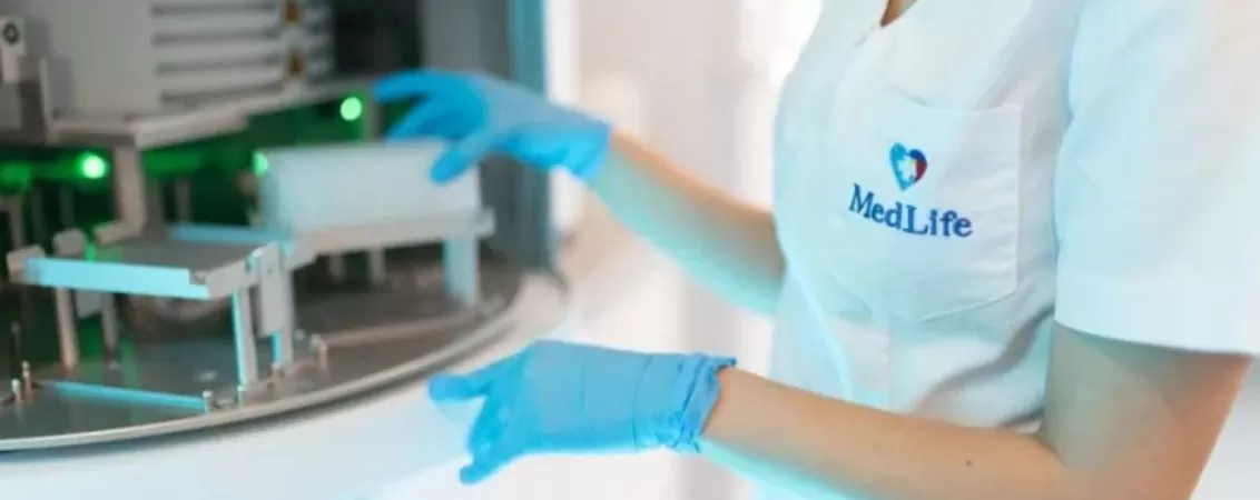Test genetic efectuat în laboratoarele MedLife.