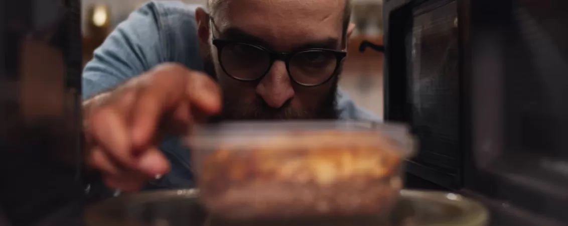 Incalzire mancare in caserola la microunde