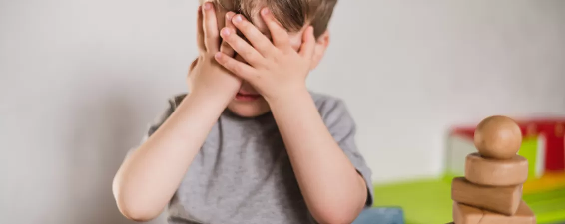 Evitarea contactului vizual, ca semn al autismului virtual