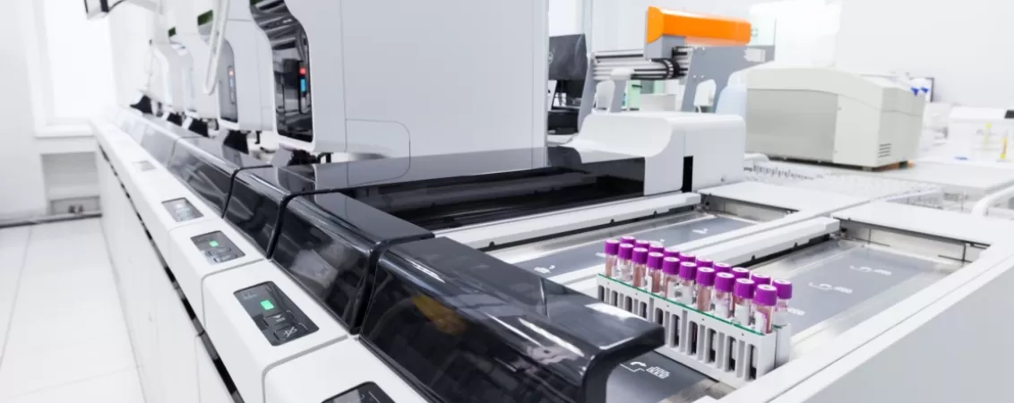 Laborator complet automatizat