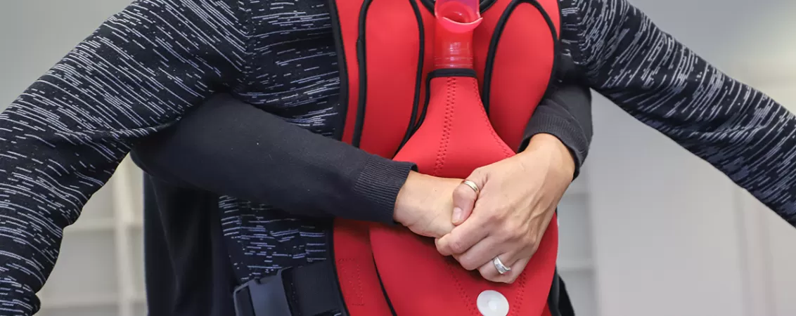 Manevra Heimlich ca metoda de prim ajutor pentru cineva care se ineaca cu mancare