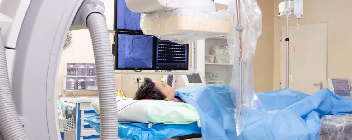 Intervenție montare stimulator cardiac la MedLife