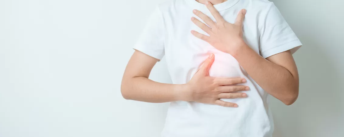 Ilustratie medicala care prezinta refluxul gastroesofagian si urcarea acidului gastric