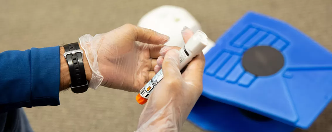 Instruire pentru administrarea autoinjectorului cu epinefrina in caz de anafilaxie