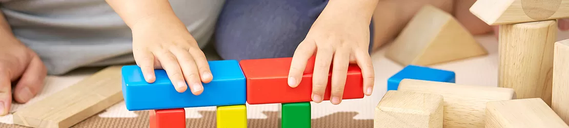 copil mic cu oligofrenie