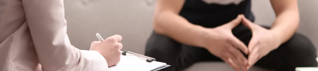 barbat cu torsiune testiculara este consultat de urolog