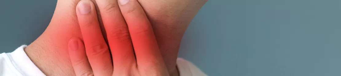 Barbat care prezinta simptome de epiglotita