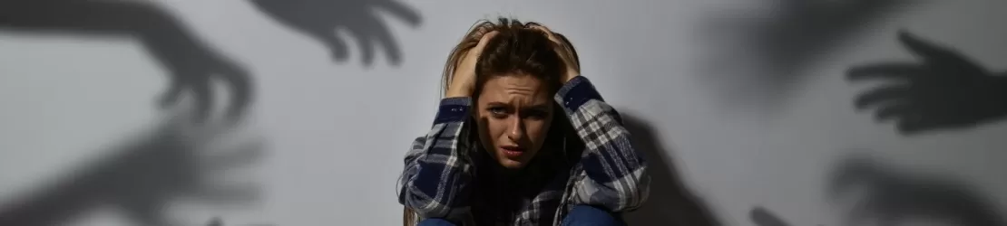 Femeie care prezinta simptome asociate cu simptomul Fregoli