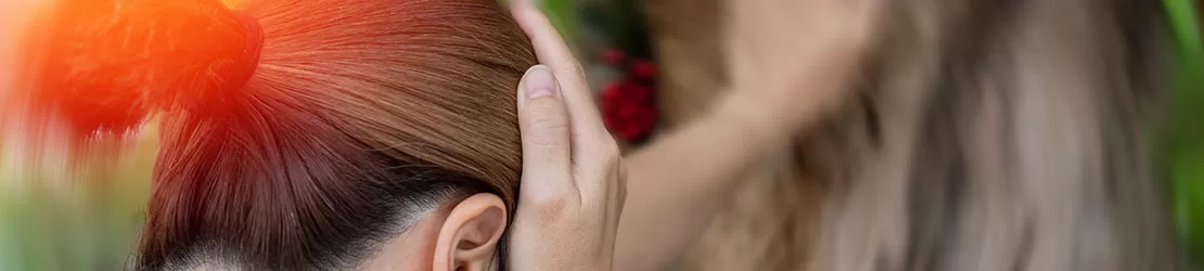 Femeie care prezinta simptome de labirintita