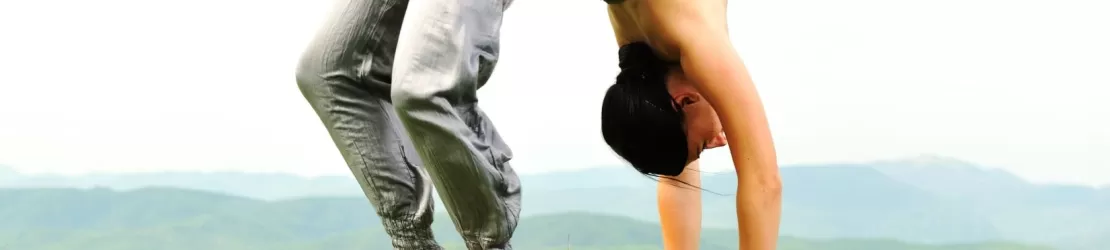 Femeie cu hiperlaxitate ligamentara