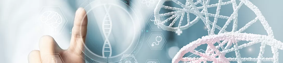 Doctor lucrand cu tehnologie digitala, folosind instrumente avansate pentru monitorizarea sanatatii si analiza datelor pacientilor intr-un cadru modern.