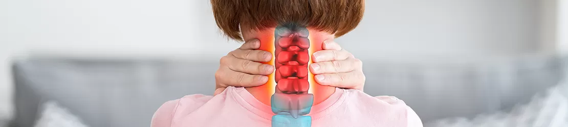 femeie cu durere in zona cervicala