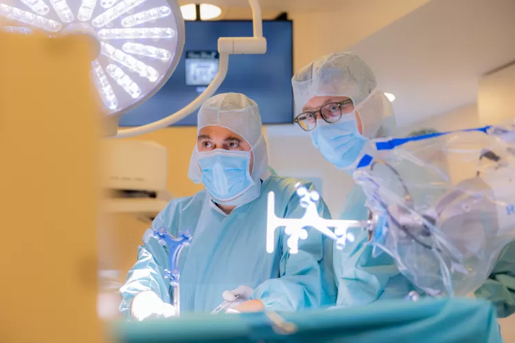 Chirurgie robotica ortopedica ROSA Knee