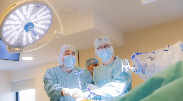Chirurgie robotica ortopedica ROSA Knee