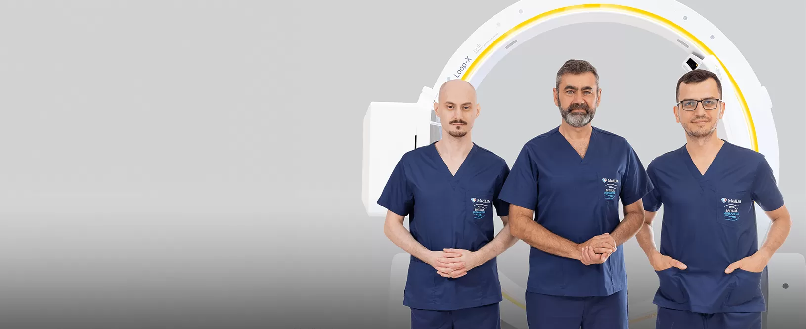 echipa medicala chirurgie robotica Brainlab Loop-X & Cirq